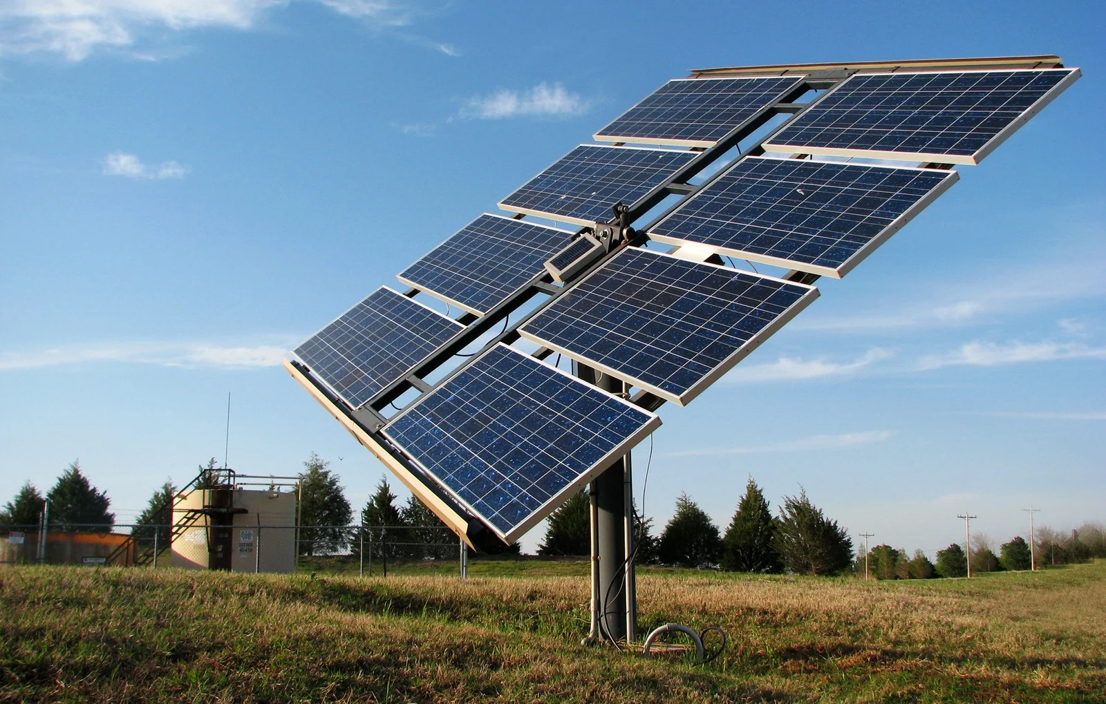 Tracking solar mounting systems
